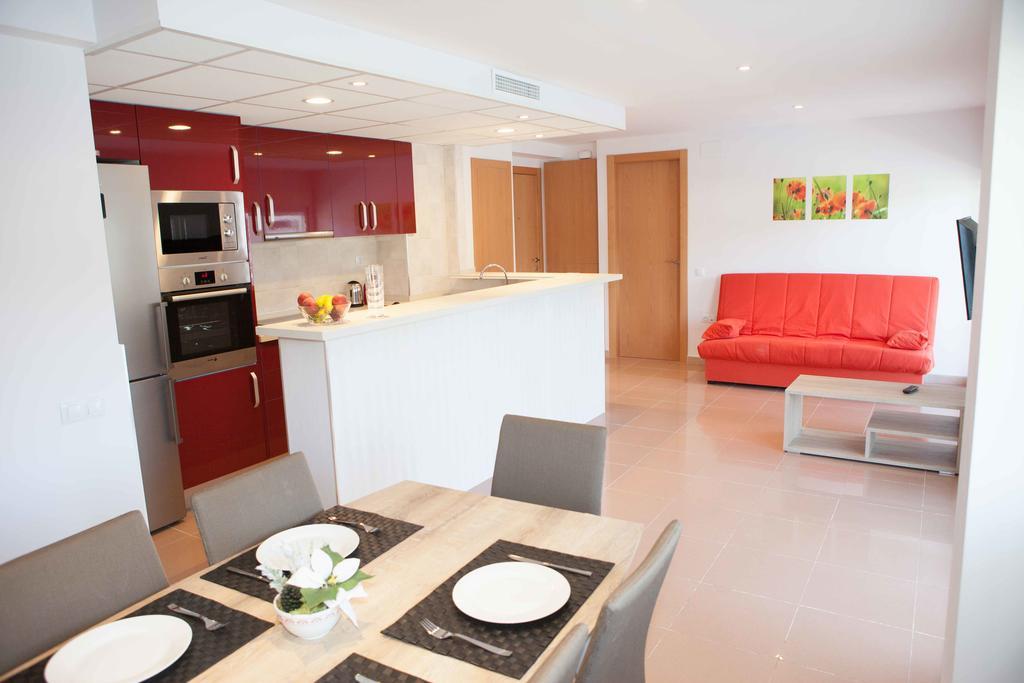 Costa Dorada Apartments 살루 외부 사진